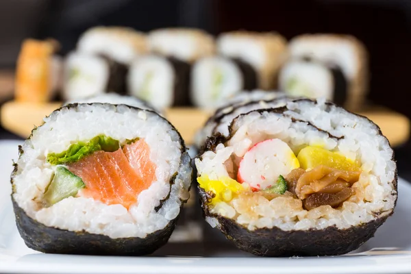 Close up de sushi, frutos do mar japoneses — Fotografia de Stock