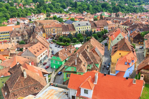 SIGHISOARA, RUMANIA - 17 DE JULIO: Vista aérea del casco antiguo de Sighisoara, principal atracción turística el 17 de julio de 2014. Ciudad en la que nació Vlad Tepes, Drácula — Foto de Stock