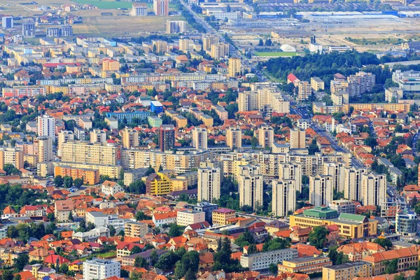 Luchtfoto van de oude stad, brasov, Transsylvanië, Roemenië — Stockfoto