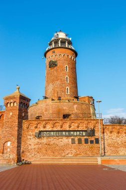 Kolobrzeg, Polonya - 05 Nisan 2019: Limandaki Deniz feneri, Kolobrzeg, Batı Pomerania, Polonya