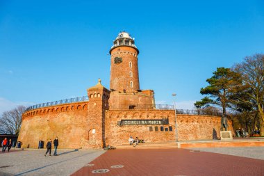 Kolobrzeg, Polonya - 05 Nisan 2019: Limandaki Deniz feneri, Kolobrzeg, Batı Pomerania, Polonya