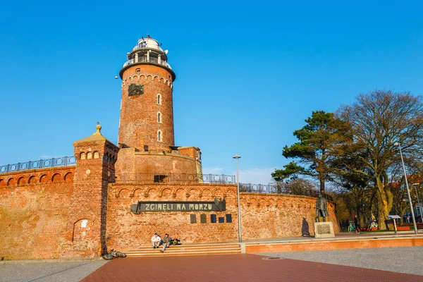 Kolobrzeg, Polonya - 05 Nisan 2019: Limandaki Deniz feneri, Kolobrzeg, Batı Pomerania, Polonya