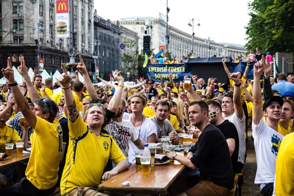 KIEV, UKRAINE - JUNE 10: Swedish fans have fun during UEFA Euro — Stock Photo, Image