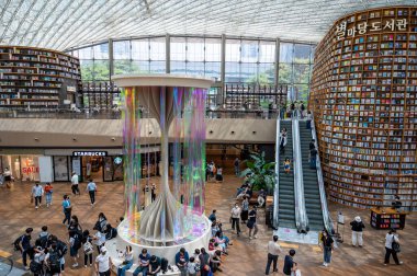 Seul, Güney Kore - Haziran 2022 Starfield Kütüphanesi Starfield COEX Alışveriş Merkezi.