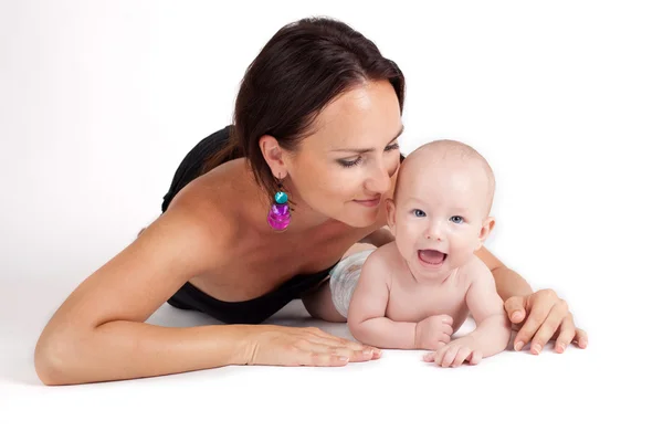Anne, onun tatlı bebek çocuk güzel portresi — Stok fotoğraf