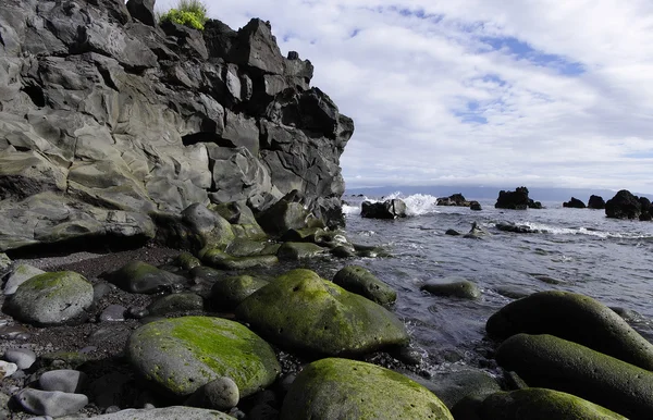 Den lilla bäcken av stenblock. Prainha byn, pico island, Azorerna — Stockfoto