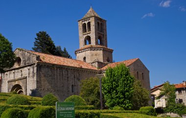 taş kilise camprodon küçük gerona İspanya denilen