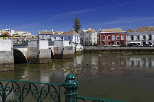 Tavira, algarve, Portekiz için Roma köprüsü — Stok fotoğraf