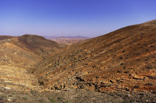 Vista dal Mirador Montana Cardones. Fuerteventura - Isole Canarie - SpagnaVista dal Mirador Montana Cardones. Fuerteventura - Isole Canarie - Spagna — Foto Stock