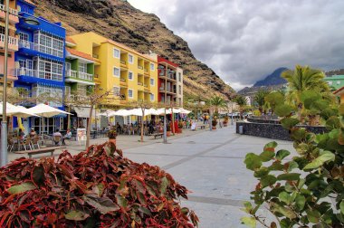 Puerto de tazacorte, İspanya - Nisan 2014, yaklaşık yedi ana c beşinci büyük ada pub ve restoranlar puerto de tazacorte, la palma haritasında en ünlü sahil tatil Merkezi mesire