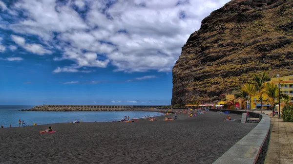 Pláž v centru puerto de tazacorte, la palma, Kanárské, Španělsko — Stock fotografie