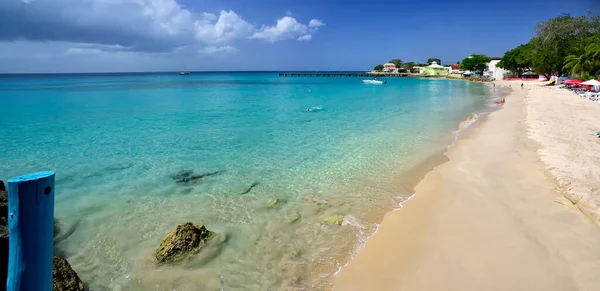 Speightstown Barbados Lutego 2020 Ludzie Pływający Oceanie Miasteczku Speightstown Jednym — Zdjęcie stockowe