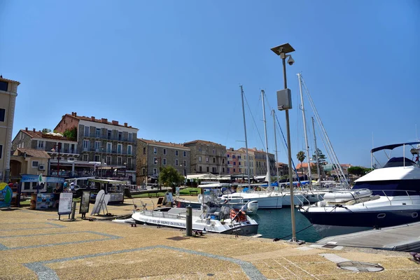 Propriano Corsica France August 2020 Tourists Strolling Sea Walkboard Center — стоковое фото