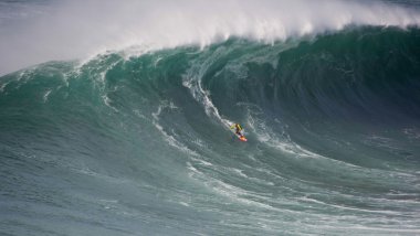 nazare, Portekiz - 14 Kasım: garret mcnamara zon Kuzey Kanyon 2012 14 Kasım 2012 de nazare, Portekiz