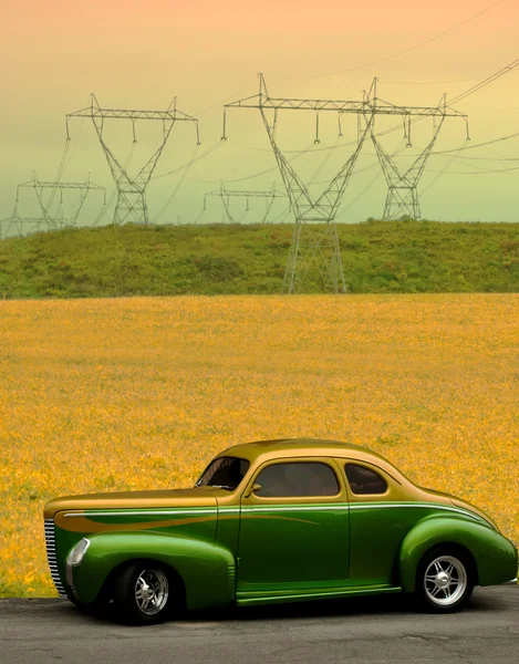 Classic car and autumn field — Stock Photo, Image