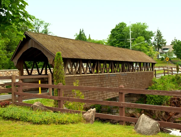 Überdachte Brücke — Stockfoto