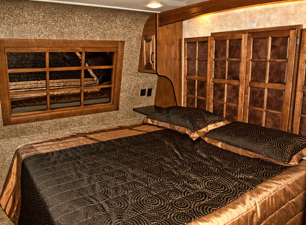 Schlafzimmer im Freizeitfahrzeug — Stockfoto