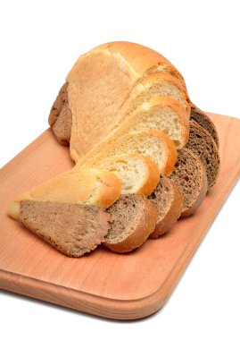 ahşap tahta üzerinde ekmek taze kalp şeklinde