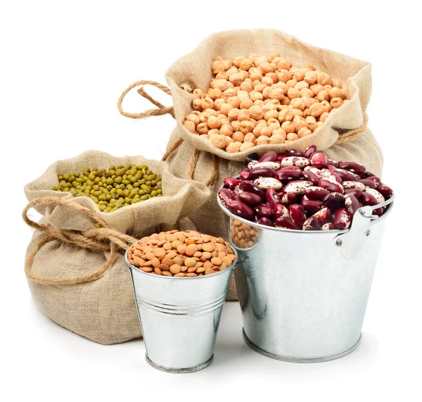 Chick-pea, mung beans, kidney-beans in the sacks isolated on whi — Stock Photo, Image