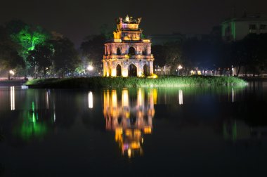 Kaplumbağa kule, gece.