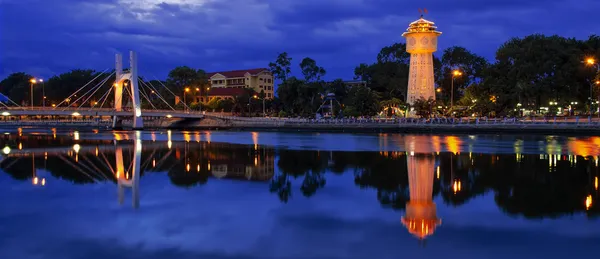 Panorama phan thiet wieży ciśnień na ca ty rzeki. — Zdjęcie stockowe