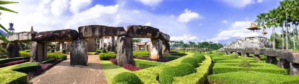 Panorama av stonehenge och paviljong. — Stockfoto