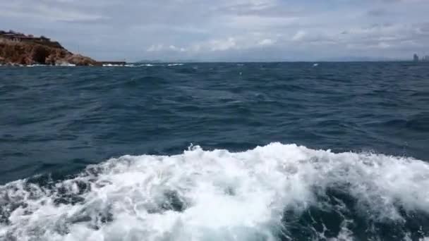 Blick auf die Insel Ko Chrok. — Stockvideo