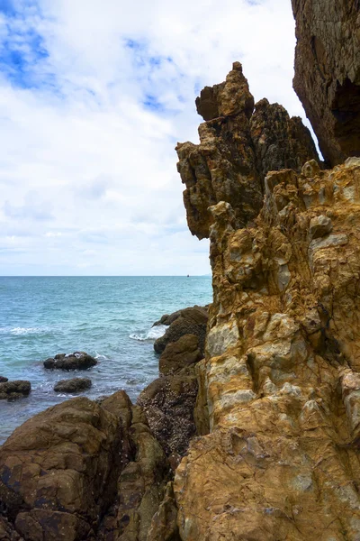 Pietre spiaggia di Koh larn. — Foto Stock