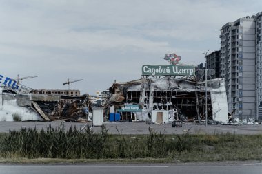 Irpin 'deki alışveriş merkezlerini yok etti. Savaşın arka planına karşı yaşam, Ukrayna 'da savaş 1507-2022