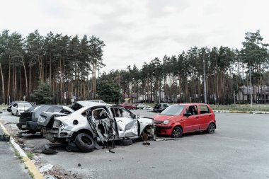 15.07.2022, Ukrayna 'da Irpin Savaşı: Irpin, Bucha bölgesinde bir çöp yığını.
