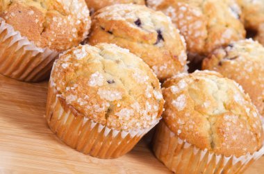 altın kahverengi blueberry muffins