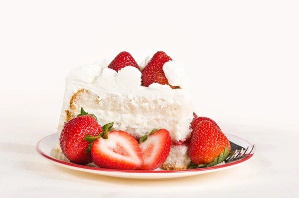 Tranche de gâteau aux fraises — Photo