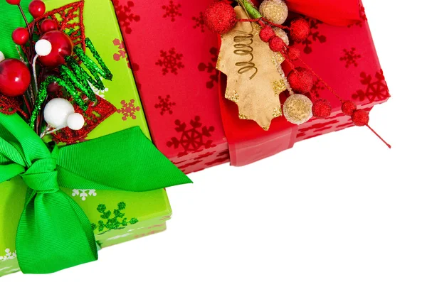 Regalos de Navidad en rojo y verde — Foto de Stock