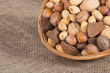 Sepette karışık Kuruyemiş