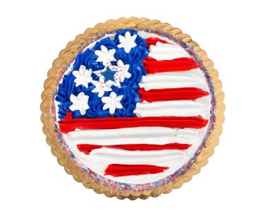 Beyaz arka planda vatansever kırmızı, beyaz ve mavi Amerikan bayrağı pastası. Anma Günü, 4 Temmuz, Bağımsızlık Günü, Bayrak Günü teması. Üst görünüm.