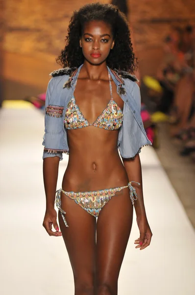 MIAMI - JULY 20: Model walks runway at the Agua Bendita Swim Collection for Spring - Summer 2013 during Mercedes-Benz Swim Fashion Week on July 20, 2012 in Miami, FL — Stock Photo, Image