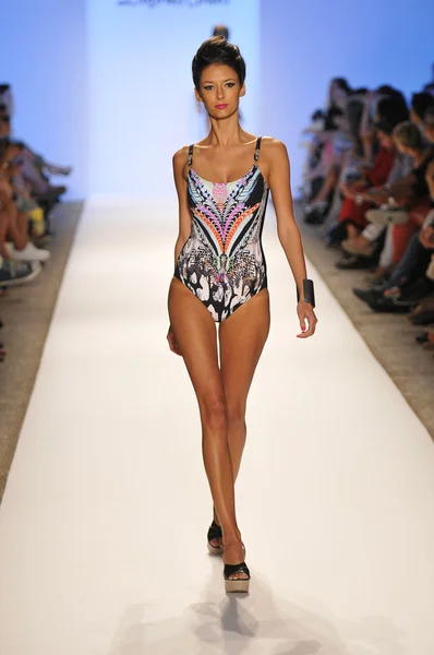 MIAMI - JULY 20: Model walks runway at the Dolores Cortes Swim Collection for Spring Summer 2013 during Mercedes-Benz Swim Fashion Week on July 20, 2012 in Miami, FL — Stock Photo, Image