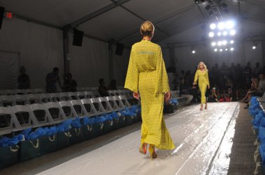 Miami - 21 Temmuz: model, CIA maritima yüzmek koleksiyon ilkbahar yaz 2013 mercedes-benz yüzmek moda haftası 21 Temmuz 2012 Miami için prova yürür