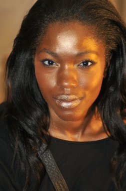 Miami - 22 Temmuz: model alır hazır sahne arkasına lspace monia bilge yüzmek koleksiyonu için ilkbahar yaz 2013 mercedes-benz yüzmek moda haftası 22 Temmuz 20