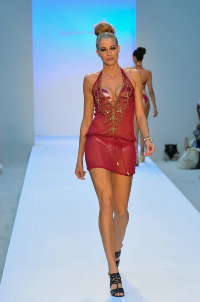 MIAMI - JULY 21: Model walks runway at the Agua di Lara Swim Collection for Spring Summer 2013 during Mercedes-Benz Swim Fashion Week on July 21, 2012 in Miami, FL — Stock Photo, Image