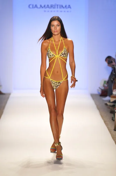 MIAMI - JULY 20: Model walks runway at the Cia Maritima Collection for Spring Summer 2013 during Mercedes-Benz Swim Fashion Week on July 20, 2012 in Miami, FL — Stock Photo, Image