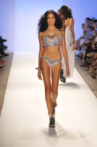 MIAMI - JULY 21: Model walks runway at the Mara Hoffman Swimwear Collection for Spring Summer 2013 during Mercedes-Benz Swim Fashion Week on July 21, 2012 in Miami, FL — Stock Photo, Image