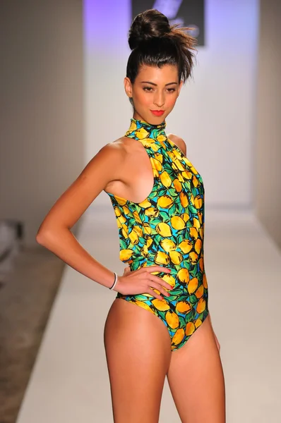 MIAMI - JULY 20: Model walks runway at the A.Z Araujo Swim Collection for Spring Summer 2013 during Mercedes-Benz Swim Fashion Week on July 20, 2012 in Miami, FL — Stock Photo, Image