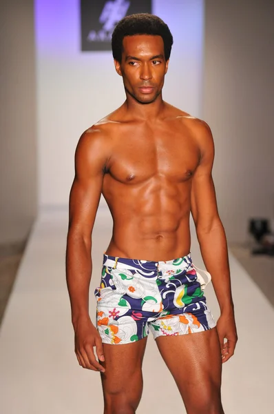 MIAMI - JULY 20: Model walks runway at the A.Z Araujo Swim Collection for Spring Summer 2013 during Mercedes-Benz Swim Fashion Week on July 20, 2012 in Miami, FL — Stock Photo, Image