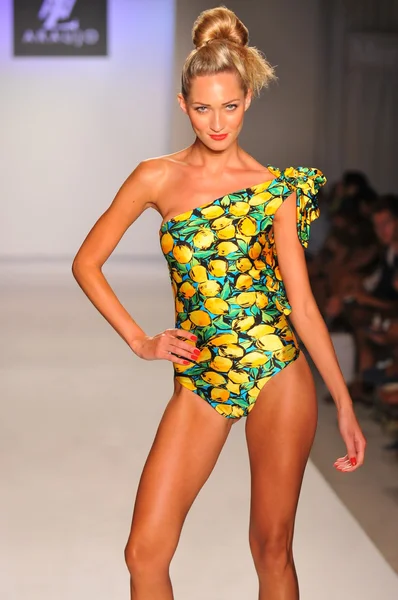 MIAMI - JULY 20: Model walks runway at the A.Z Araujo Swim Collection for Spring Summer 2013 during Mercedes-Benz Swim Fashion Week on July 20, 2012 in Miami, FL — Stock Photo, Image