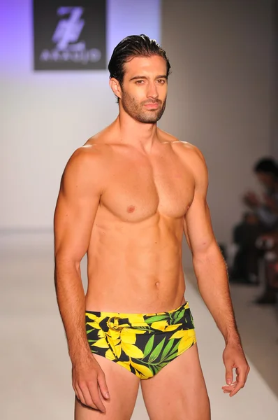 MIAMI - JULY 20: Model walks runway at the A.Z Araujo Swim Collection for Spring Summer 2013 during Mercedes-Benz Swim Fashion Week on July 20, 2012 in Miami, FL — Stock Photo, Image