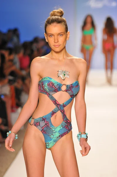 Model walking runway at the Aquarella Swim Collection for Spring Summer 2013 during Mercedes-Benz Swim Fashion Week on July 23, 2012 in Miami — Stock Photo, Image