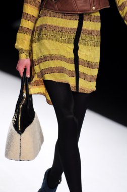 New york - Şubat 10: manken rebecca minkoff sonbahar kış 2012 tanıtım için pist lincoln Center'da 10 Şubat 2012 tarihinde new york moda haftasında yürür