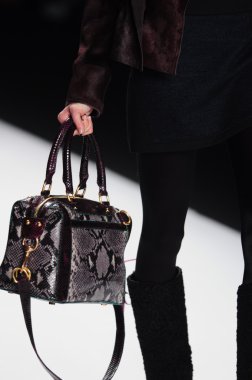 New york - Şubat 10: manken rebecca minkoff sonbahar kış 2012 tanıtım için pist lincoln Center'da 10 Şubat 2012 tarihinde new york moda haftasında yürür