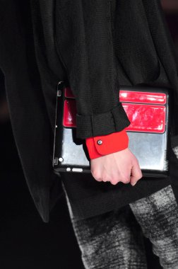 New york - Şubat 10: manken rebecca minkoff sonbahar kış 2012 tanıtım için pist lincoln Center'da 10 Şubat 2012 tarihinde new york moda haftasında yürür